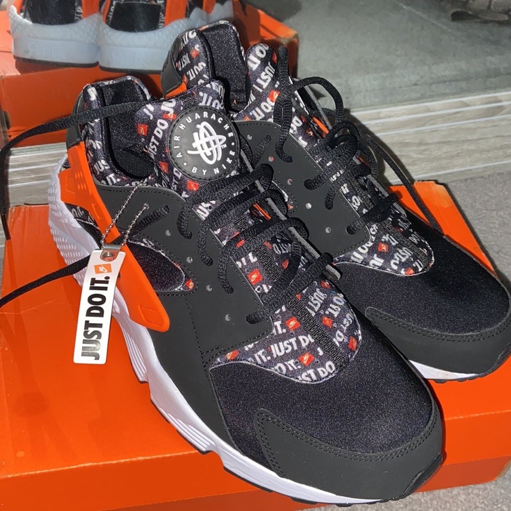 NIKE Air Huarache